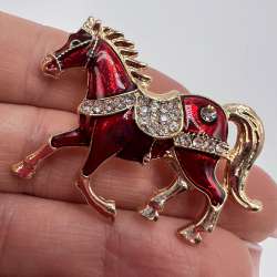 Red Horse Brooch – Symbol of the 2026 Fire Horse Year (Stylish Animal-Inspired A