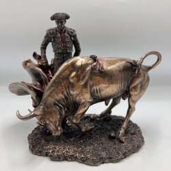 Matador Fighting Bull Statue Figure Polystone Bronze Home Decor Gift Italy 6.5