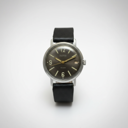 Vintage USSR Soviet Mechanical Watch Men's Date 18J Shock Protected Cal. 2017