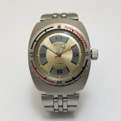 Vostok Amphibia Mechanical Watch USSR Soviet Vintage Military Barrel Case 1414