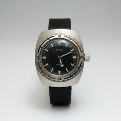 Vintage Men's Vostok Amphibia Komandirskie Mechanical Watch USSR Soviet Black Dial 200m 1325
