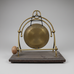 Vintage Antique Brass Wood Desktop Gong Bell Musical Instrument Dinner Bell Home Decor Ornament