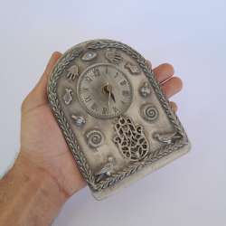 Rare Vintage Cast Iron Decorative Clock Hamsa Hand Roman Numerals Rustic Metal