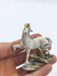 Vintage Unicorn Figurine – Hand Painted Fantasy Collectible (Damaged Leg)