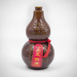Traditional Chinese Sanbai Liquor 52% ABV 500ml Ceramic Gourd Bottle Wuzhen Spec