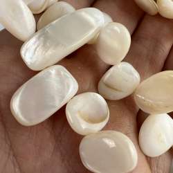 Vintage Women's Jewelry Necklace White Natural Pearl Nacre Shell Stone