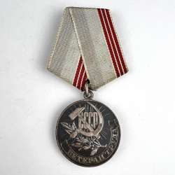 1974 Vintage Soviet Medal State Award Medal Veteran of Labor USSR