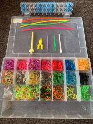 Handmade rubber bracelets. Make your own bracelet as you like with all equipment