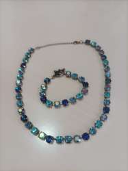 Women's necklace with silver nickel bracelet Encrusted with bright blue crystals