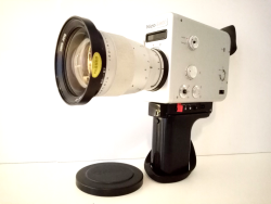 Vintage Design / Braun Nizo S 800. Super 8 movie Camera & Original Cae /
