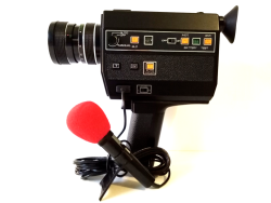 Vintage Design Suprazoom- 805 Macro Sound. Super 8 Movie Camera - good condition