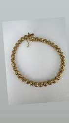 A Beautifully, Shiny, Cutting Diamond 14K Yellow Gold Circles Bracelet