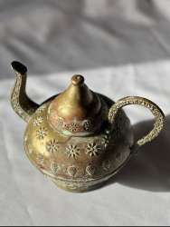 Antique-Brass-Hammered-Teapot-Handmade-Home-Decor-collectible-Alaa-Din-Magic-pot