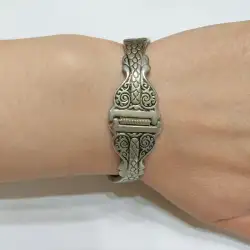 Vintage Old Bracelet Silver Plated Bangle Cuff Carved S Floral Design Cute 43 gr