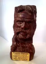Vintage A Very Beautiful Hand-made Red Tree Carved Wood Figurine For Home Decor