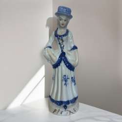 VICTORIAN STYLE LADY IN BLUE & WHITE DRESS GOLD TRIM 7