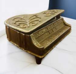 Small Prass Grand Piano, Made In England Distinctive old collectibles
