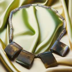 Boho Carved stained resin look bib vintage necklace 19