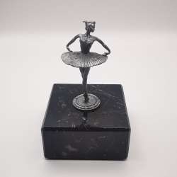 Exclusive Vintage Figurine 