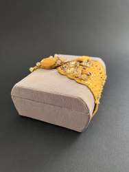 Vintage Hand Work Jewelry Small Box Hand decorated Beautiful, Cute, Magnet Close