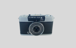 Vintage Small Camera Film Metal Made Black Strap Rare Photography Lens Souvenir