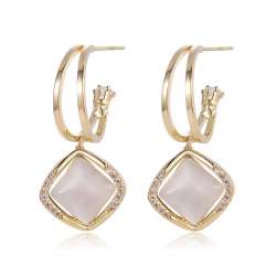 Fashionable High-end Earrings Weddings, Tourist Souvenirs, Holidays, Housewarmin