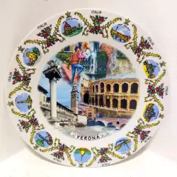 Verona Italy Painted Handmade Porcelain Round Decorative Plate Dish Vintage 9.2