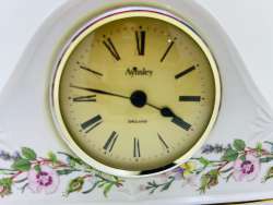 A classic luxurious Porcelain Desk Clock A Touch Of Elegance And Distinction