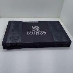 Luxury Wooden Cigar Box  Elegant Design To Store Cigars