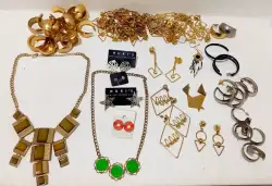 Lots of 80 pcs Fashion Women's Earrings Jewelry Vintage & 2 Necklaces Chain Cute