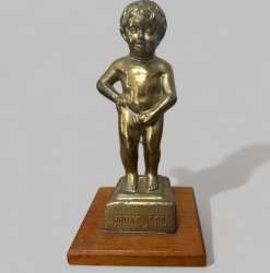 Manneken Pis Statue Small Belgium Landmark Golden Brass Tourist Souvenir Metal