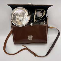 1975 Vintage USSR Collectible Electronic Photo Flash Chayka in Case Good Working
