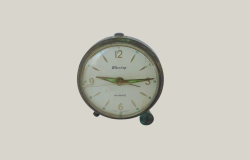 Antique Small Clock Rare Watch Mechanical Desktop Retro Classic Clocks Souvenir
