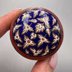 Fine Vintage Hot Enamel Women's Jewelry Trinket Pillbox Ornate Brass Box