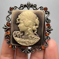 Vintage Women's Large Brooch Metal Handmade Pin Jewelry Girl Souvenir Cameo Art