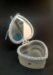 Vintage Compact Powder Box Glass Heart Shape Mirror Women Cosmetics Tools Gift