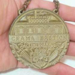VTG Roman Metal Chain Necklace krama Bastion Timisoara Plastic Gold Tone Pendant