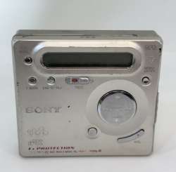 Sony MD MiniDisc Walkman  Digital Mega Bass vintage Retro MZ-R701 Not tested