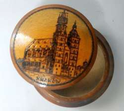 Box Wood Round Vintage Trinket Hand Painted Lid Jewelry Krakow Carved Handmade