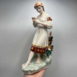 Vintage-Porcelain-Girl-Figurine-Folk-Dress-Hand-Painted-Collectible-Statue-Decor