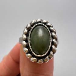 Vintage 925 Sterling Silver Jade Ring Nephrite Gemstone Jewelry Marked Size 6.5