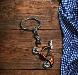 Vintage Motorcycle Key Chains Punk Rock 3D Locomotive Keychians for Men Car Key