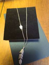 Crystal feather necklace, 25g weight, 45cm length, sparkling elegant design