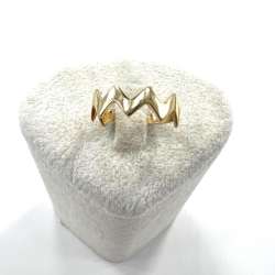 Elegant 14K Yellow Gold Ring with a wavy, stylish, and refined design
