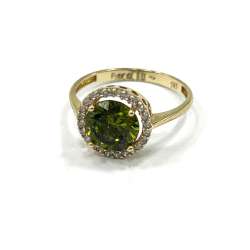 luxurious 14K yellow gold ring circular green stone exudes royal elegance