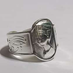 Ancient Egyptian Pharaoh Ring – Silver-Plated Jewelry with Eye of Horus Design