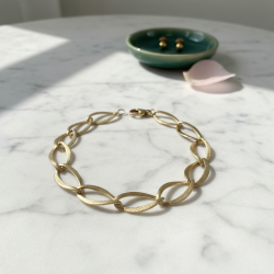 14K Yellow Gold Oval-Link Bracelet Sophisticated Modern Women's Fine Jewelry Gift