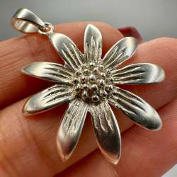 Vintage 925 Silver 925 Flower Pendant – Handcrafted Floral Design