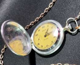 Pocket watch  1970 Molniya 18 rubies USSR with chain