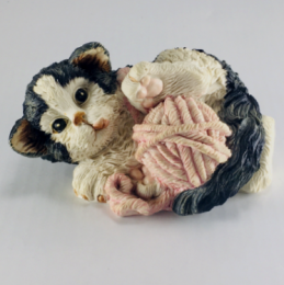Shudehill Cat Figurine Grey White Resin Ornament Playing Yarn Handmade Gift 280g